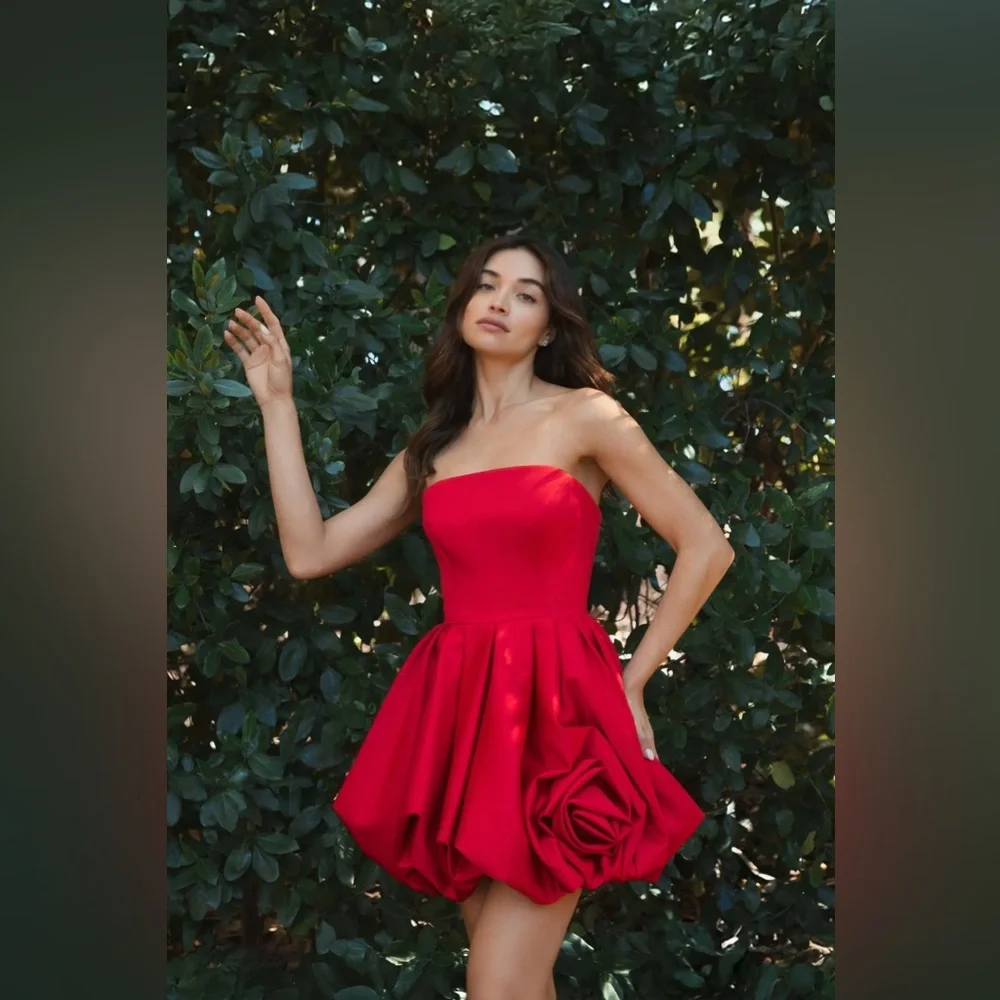 MAC DUGGAL
Red Strapless Mini Dress With Rose Ruffle Detail size 12 Holiday - Picture 1 of 6
